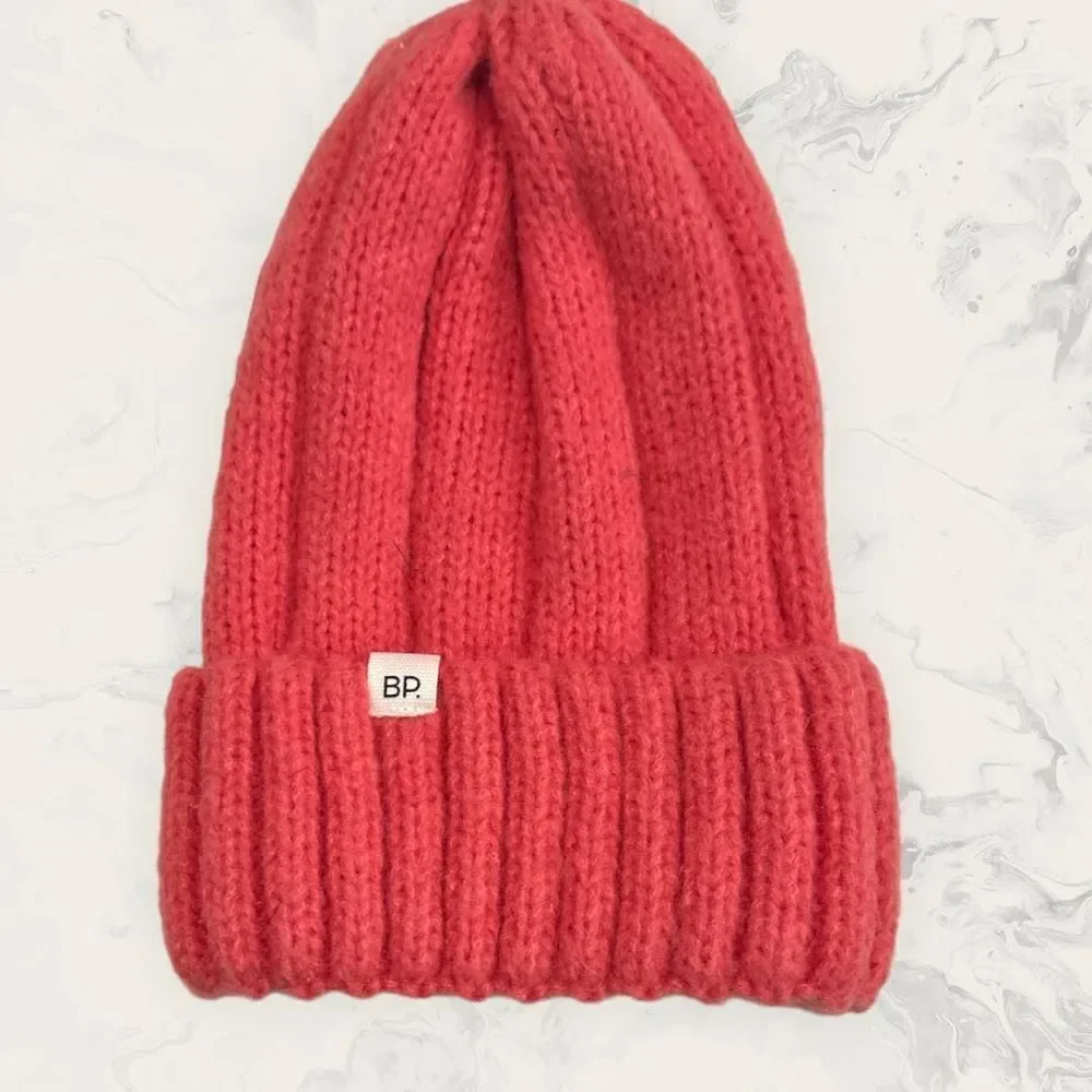 NWT Nordstrom Bundle of Pink Rose Faux Fur Mittens and Pink Knit Beanie - One Si